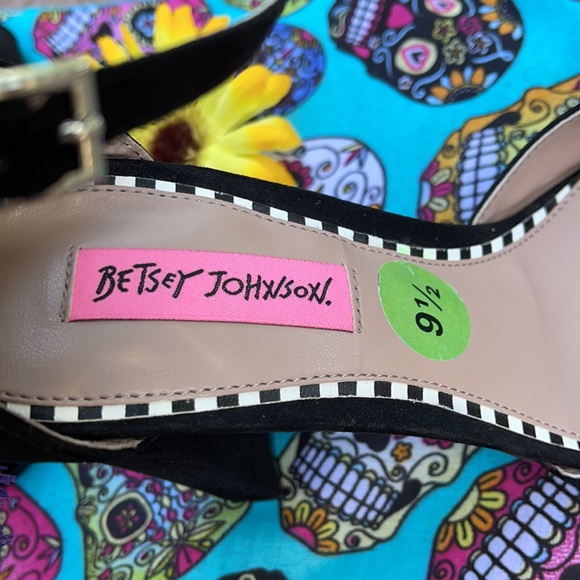 🌺 BETSEY JOHNSON w/COLORFUL Tassel Sandals Sz 9.5 - Picture 4 of 10